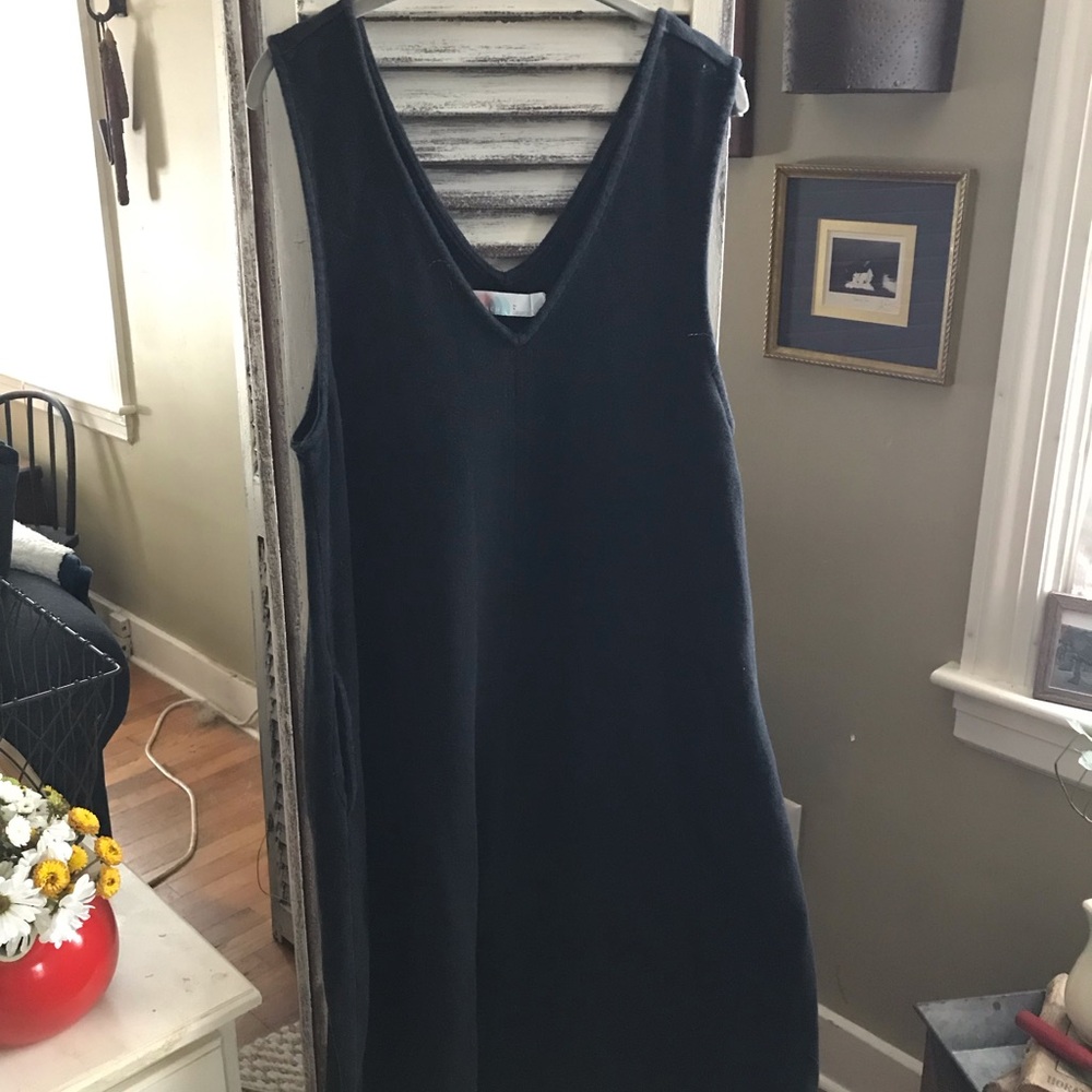 Black Sleeveless Dress